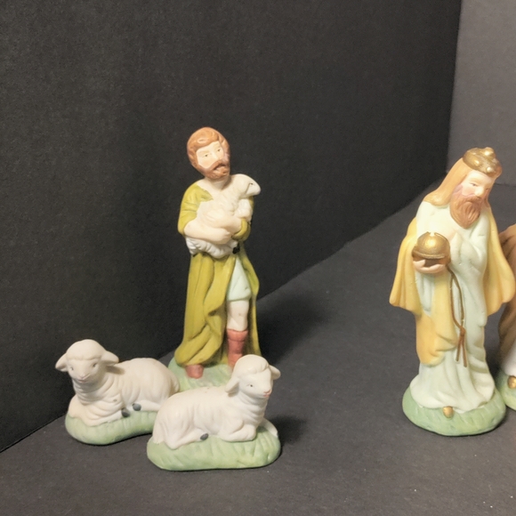 🎄PORCELAIN NATIVITY⭐ - Picture 10 of 16